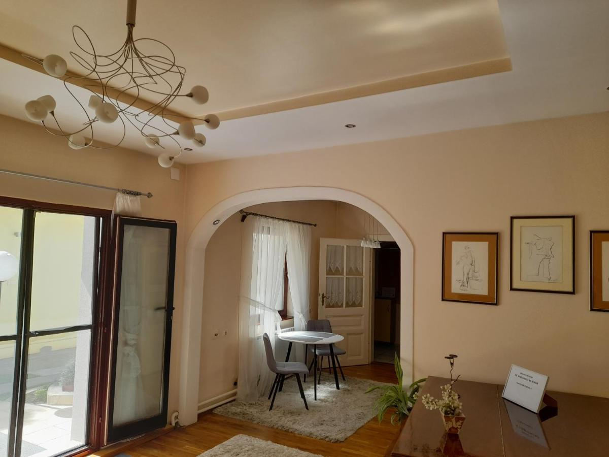 Apartment Dr